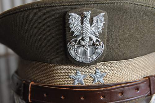 Polish visor cap question