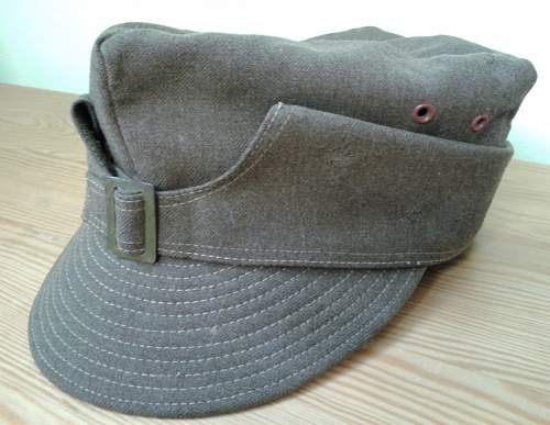 Two rogatywka caps on auction - opinions?