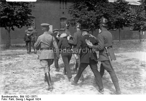 Schutzpolizei bayonets