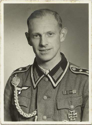 Some portraits of soldiers with Schützenschnur and other things