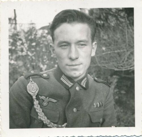 Some portraits of soldiers with Schützenschnur and other things