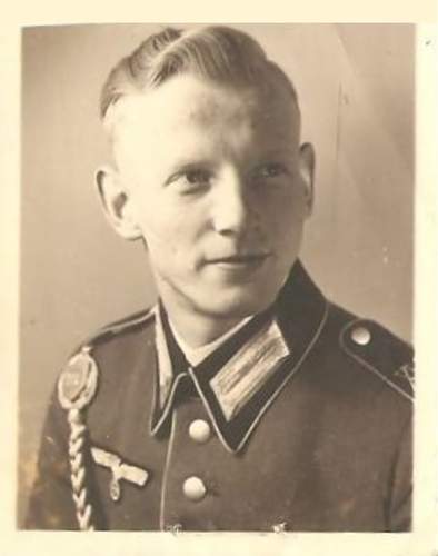 Some portraits of soldiers with Schützenschnur and other things