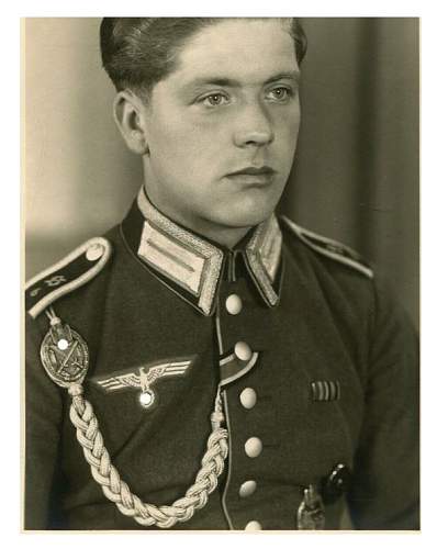 Some portraits of soldiers with Schützenschnur and other things