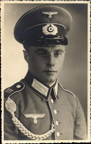 Some portraits of soldiers with Schützenschnur and other things