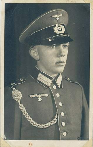 Some portraits of soldiers with Schützenschnur and other things