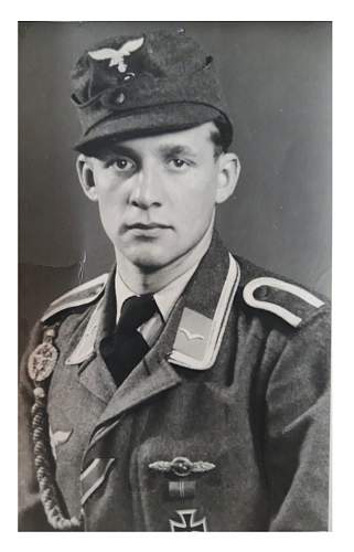 Some portraits of soldiers with Schützenschnur and other things