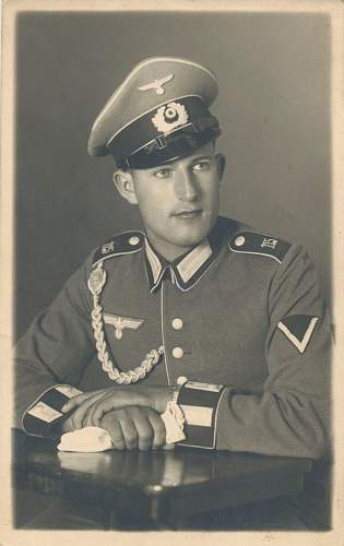 Some portraits of soldiers with Schützenschnur and other things