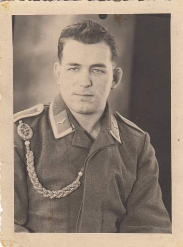 Some portraits of soldiers with Schützenschnur and other things