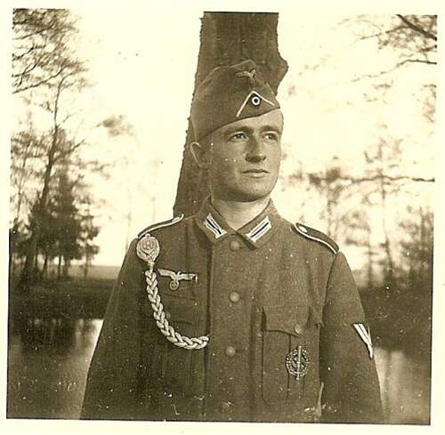 Some portraits of soldiers with Schützenschnur and other things