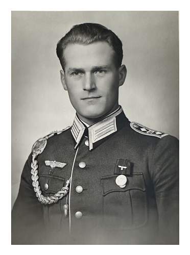 Some portraits of soldiers with Schützenschnur and other things