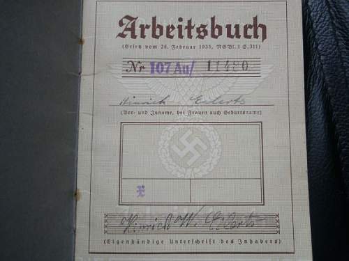 Arbeitsbuch and cigarette paper