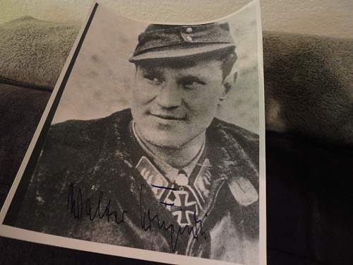 Help id signed photo of luft pilot?