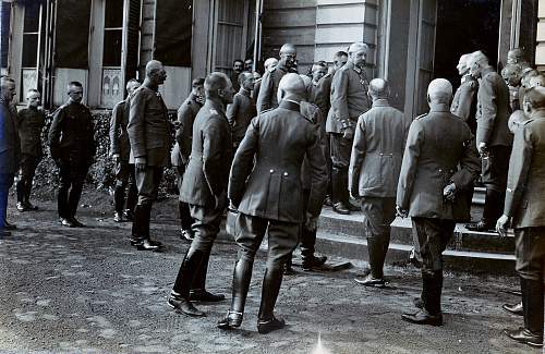 Hindenburg and Ludendorff with officer staff 1918, reconize anyone from the 3rd Riech?