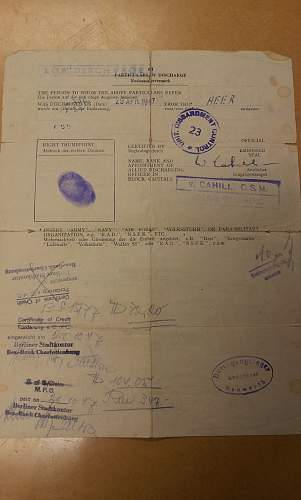 A nice groupng of documents to the one soldier