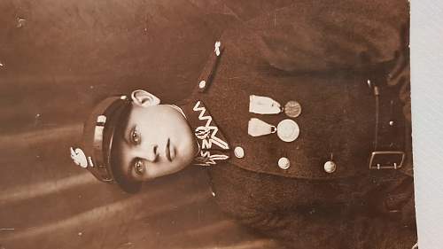 Need help to identify this Polish Soldiers uniform from family photos