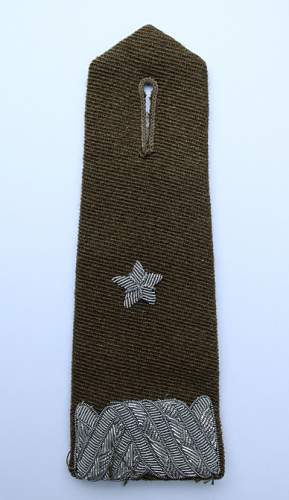 General 2RP's single epaulet original or a copy?