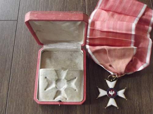 Polonia Restituta Cross with case Fake or original?