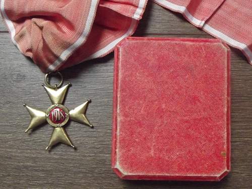 Polonia Restituta Cross with case Fake or original?