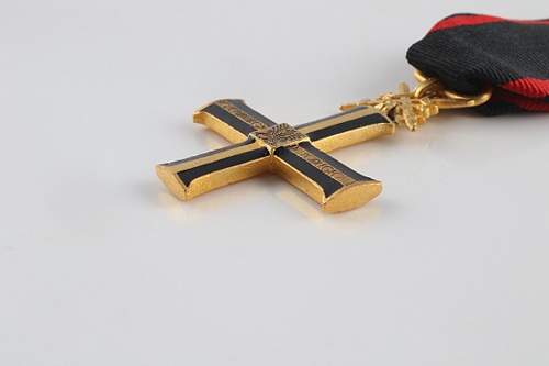 The Cross and Medal of Independence