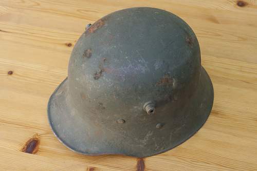 Polish prewar helmet liners and paint colour