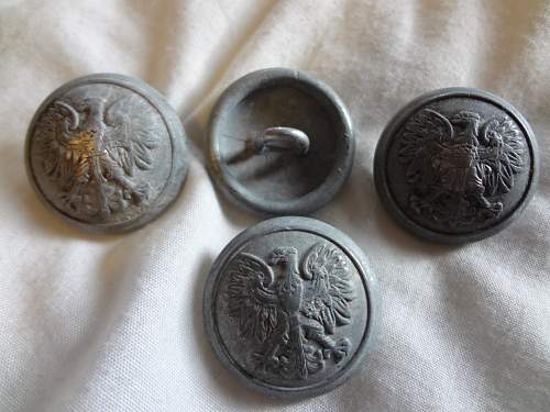 either polish or german skull badge and eagle badge?