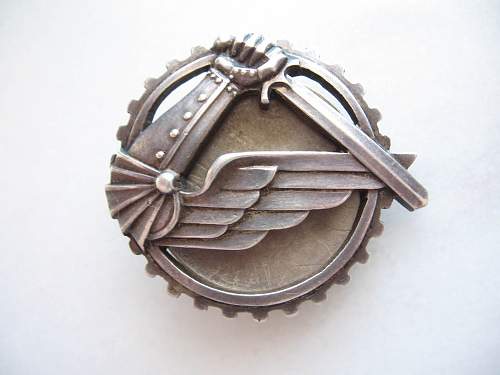 Pre-war Badge thread