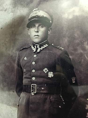 WW2 Polish Military Uniform badge Identification Help
