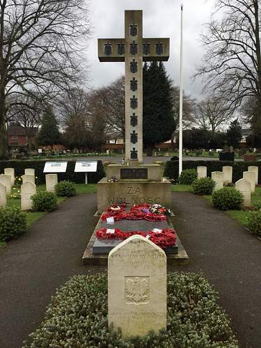 Sikorski's grave, Newark, Nottinghamshire, UK