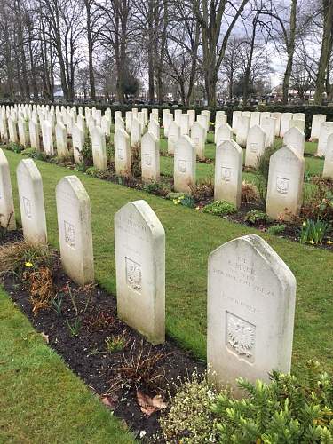 Sikorski's grave, Newark, Nottinghamshire, UK