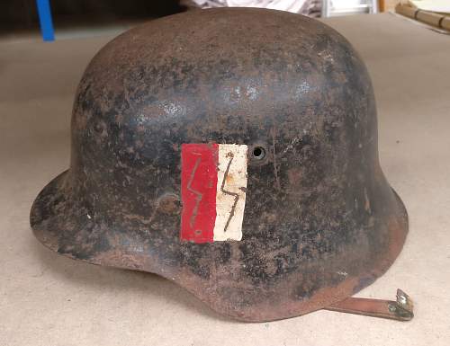 German M42 Helmet with Red &amp; White flash