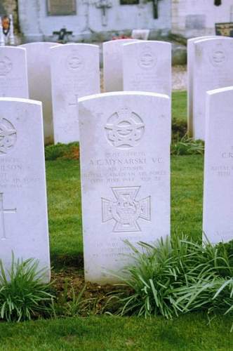 RCAF 419 Squadron monument