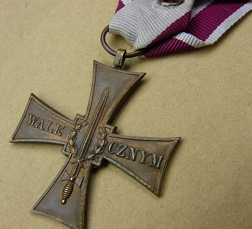 Cross of Valour (Krzyz Walecznych) - Exile Types