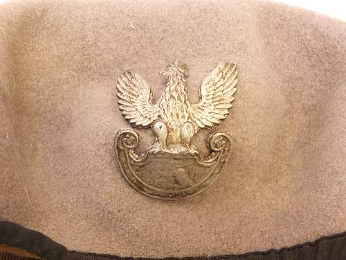polish beret and other items in auction 30th july 2020