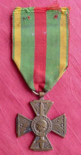 Help identifying medal ribbons