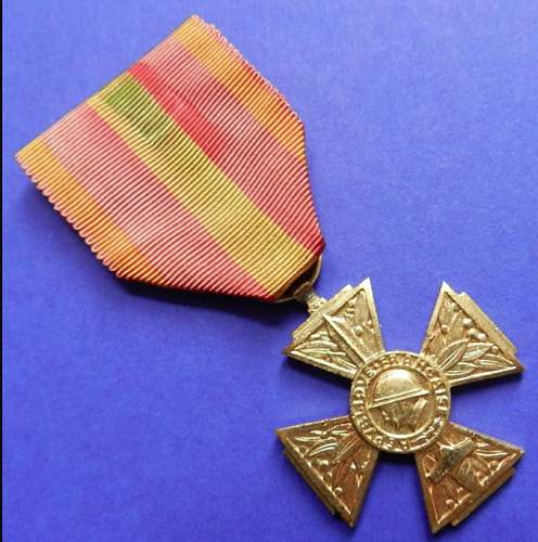 Help identifying medal ribbons