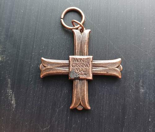 Monte Cassino cross (originality ?)