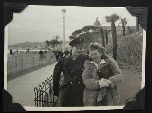 WW2 Polish Pilot Observers set: Pilot's photo album (Canada, Paris, U.K et cetera) and WW2 Pilot Observers wing badge