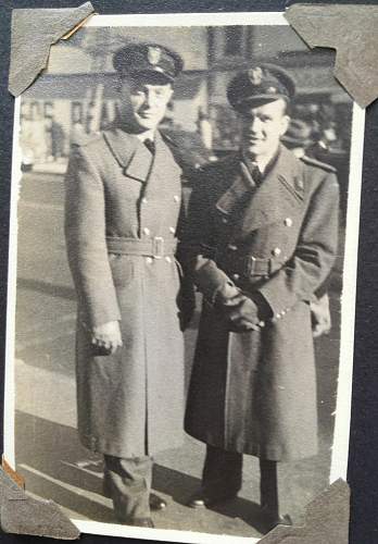 WW2 Polish Pilot Observers set: Pilot's photo album (Canada, Paris, U.K et cetera) and WW2 Pilot Observers wing badge