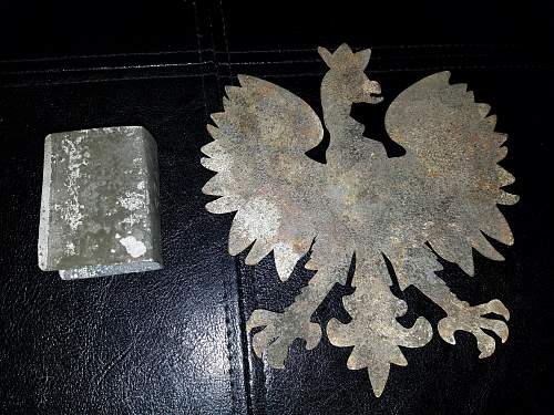 Can anyone confirm if these two &quot;sets&quot; are genuine? Perhaps provide some other information about them?