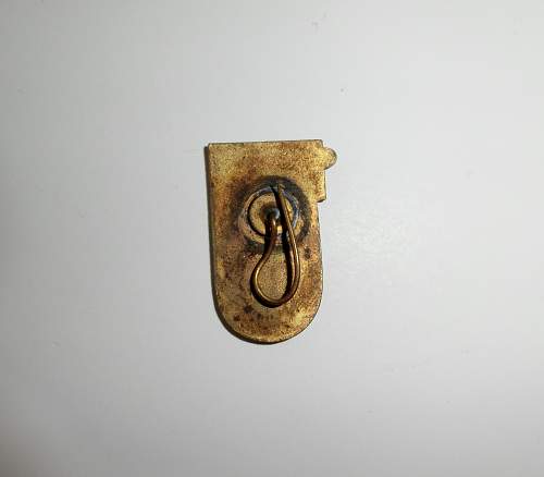 Is this a badge of the 2nd Warszawski Signals Battalion?