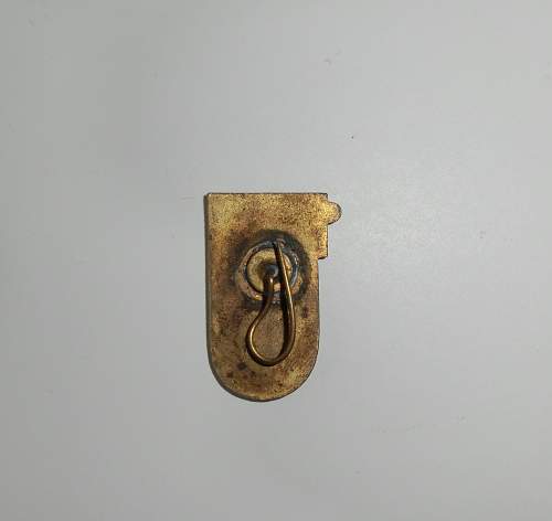 Is this a badge of the 2nd Warszawski Signals Battalion?