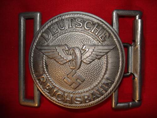 BAHNSCHUTZ buckles..