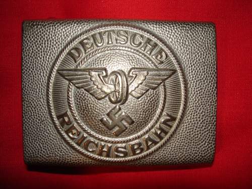 BAHNSCHUTZ buckles..