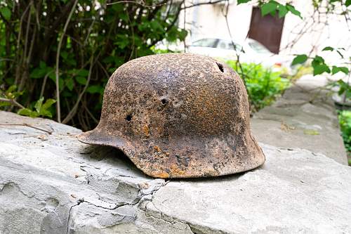 M35 steel helmet. Is this winter camo?