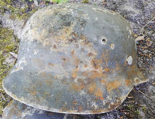 Stahlhelm M35 SD WH reissue remains.