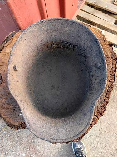 Rare m16 helmet with red star on the front. help