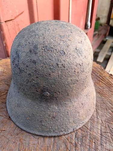 Rare m16 helmet with red star on the front. help