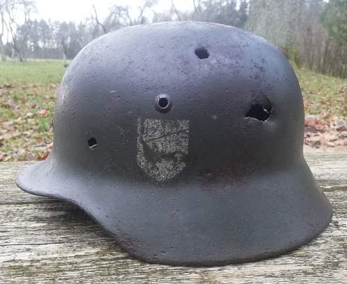 Stahlhelm M35 E.F. 62 DD WH battledamaged