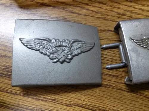 Luftschutz Buckles - Two variations?