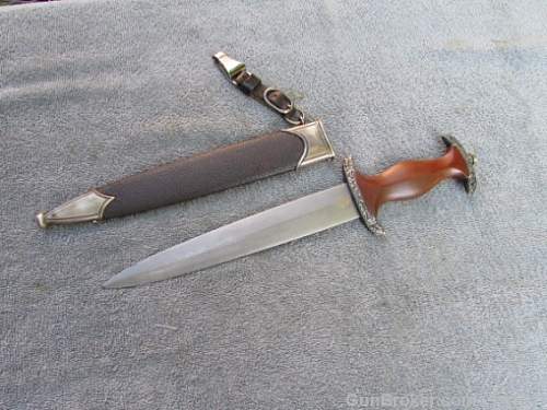 SA Honor Dagger Looks Fishy to Me